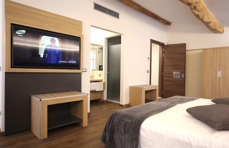 Hotel Corona Spiazzi Di Caprino Bagian luar foto
